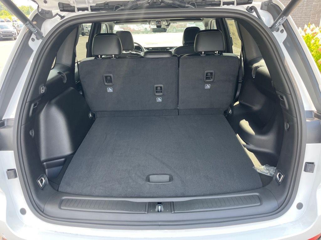 new 2025 Jeep Grand Cherokee car, priced at $37,855