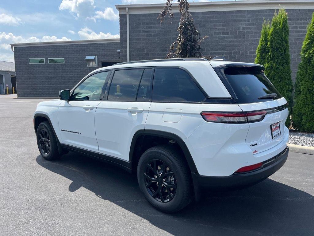 new 2025 Jeep Grand Cherokee car, priced at $37,855