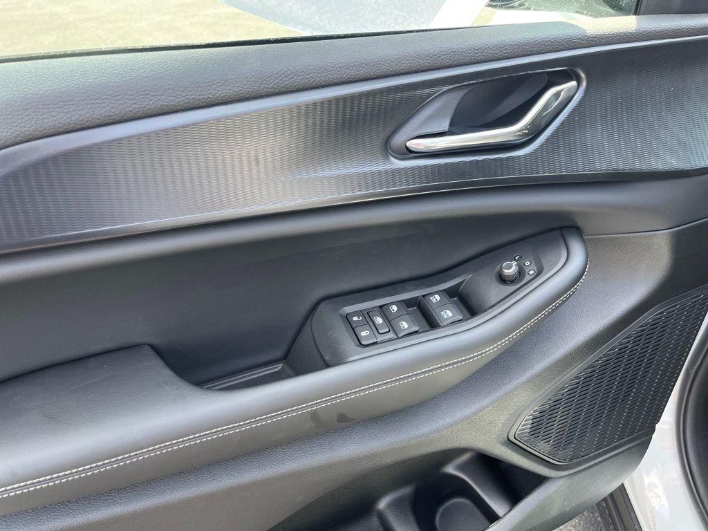 new 2025 Jeep Grand Cherokee car, priced at $37,855