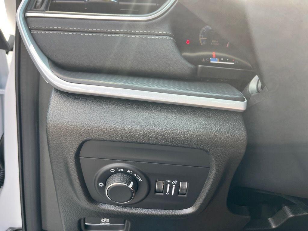 new 2025 Jeep Grand Cherokee car, priced at $37,855