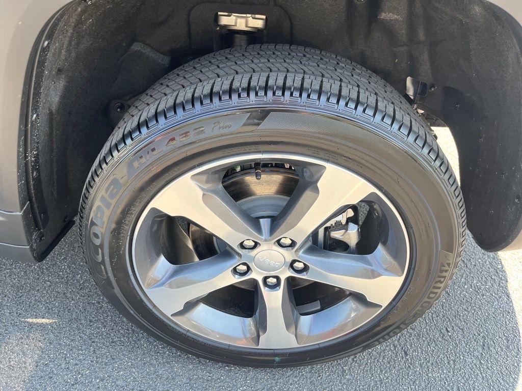 new 2025 Jeep Grand Cherokee L car, priced at $48,918