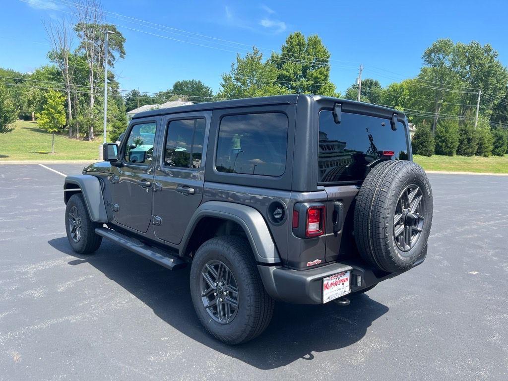 new 2025 Jeep Wrangler car, priced at $46,040