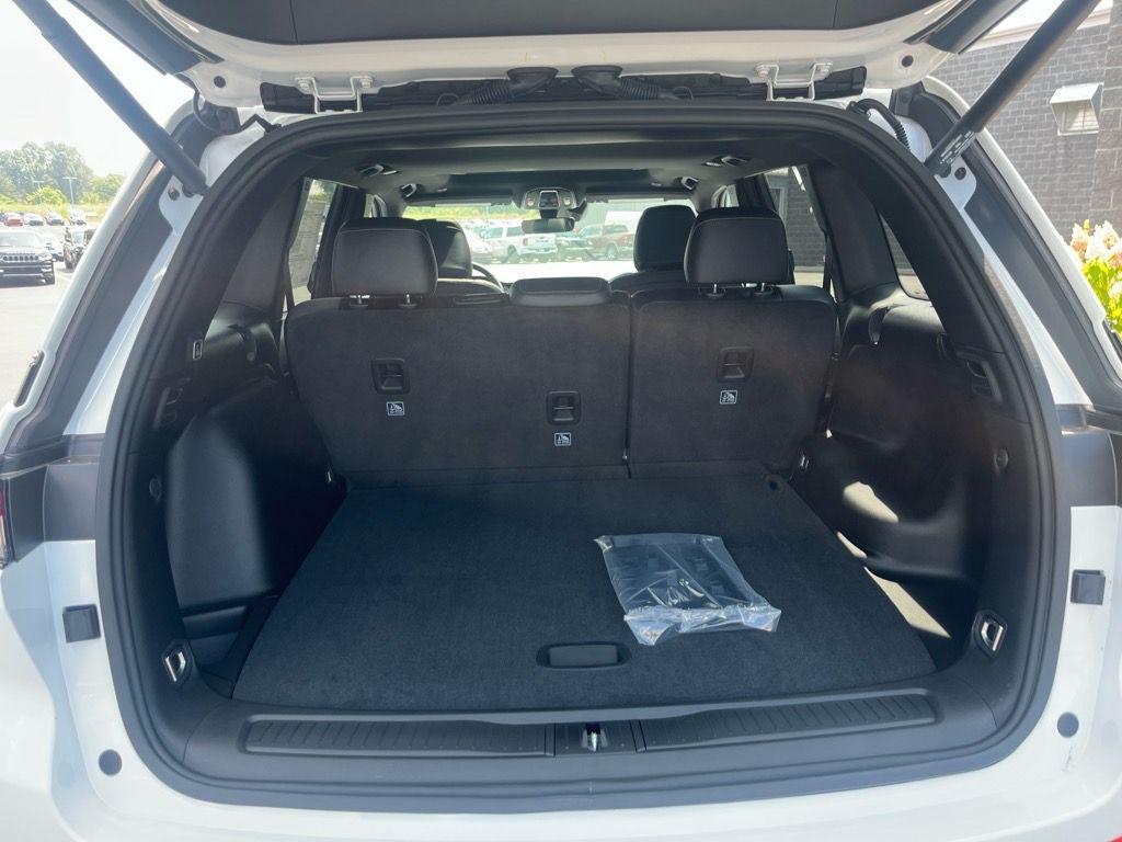 new 2025 Jeep Grand Cherokee car, priced at $44,286