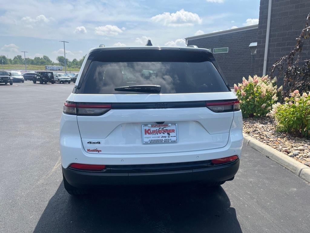 new 2025 Jeep Grand Cherokee car, priced at $44,286