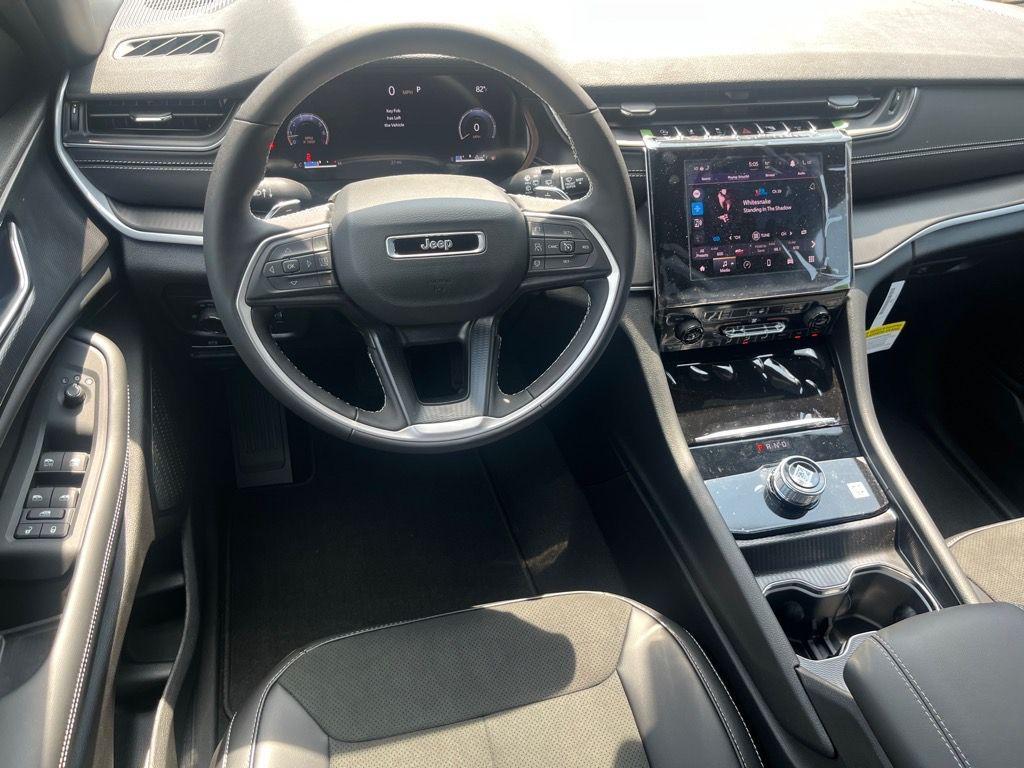 new 2025 Jeep Grand Cherokee car, priced at $44,286