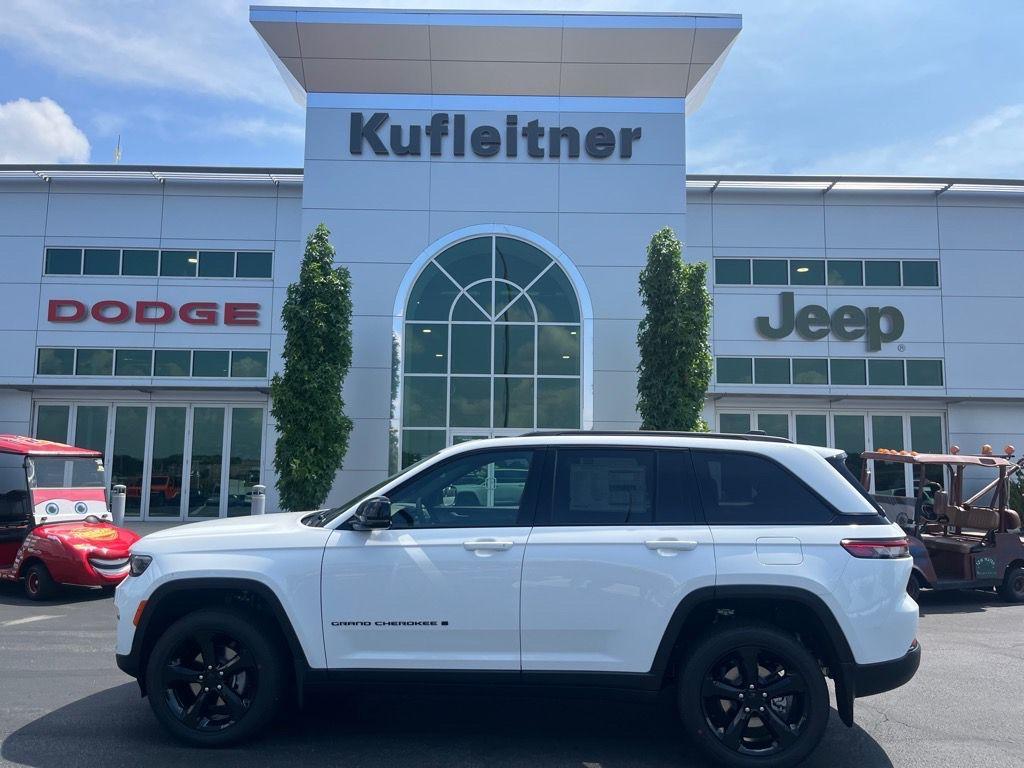 new 2025 Jeep Grand Cherokee car, priced at $44,286