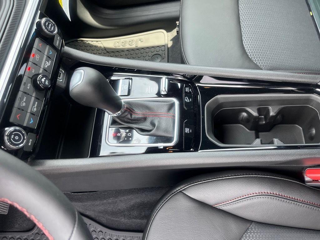 new 2025 Jeep Compass car, priced at $34,006