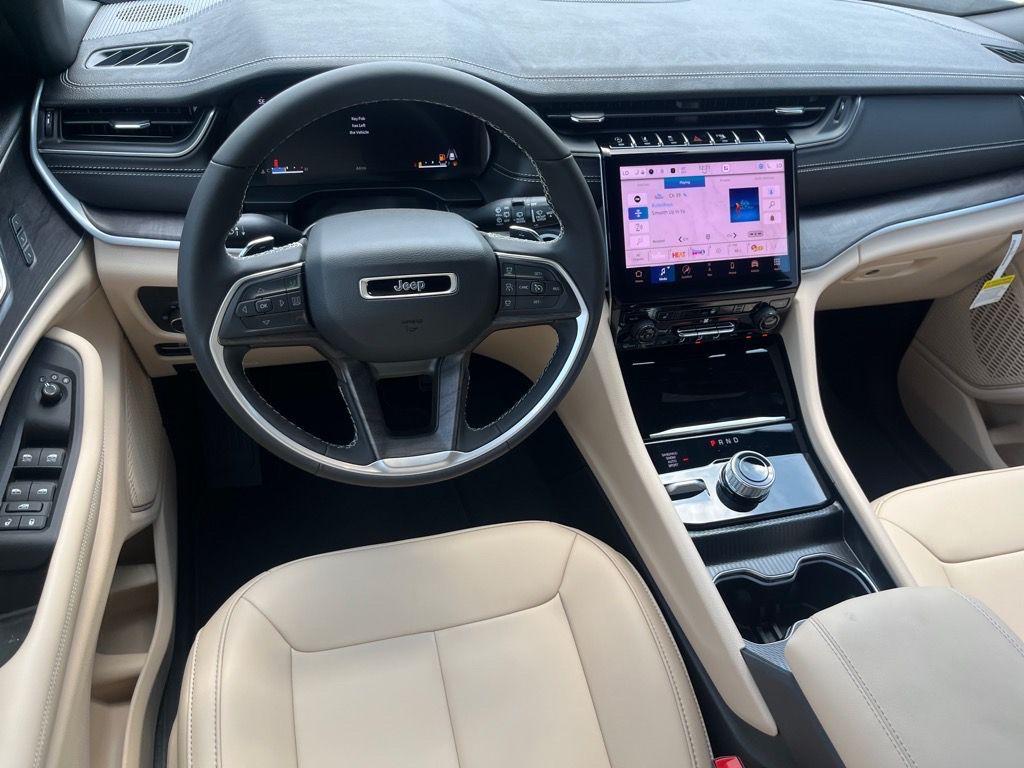 new 2025 Jeep Grand Cherokee car, priced at $43,509