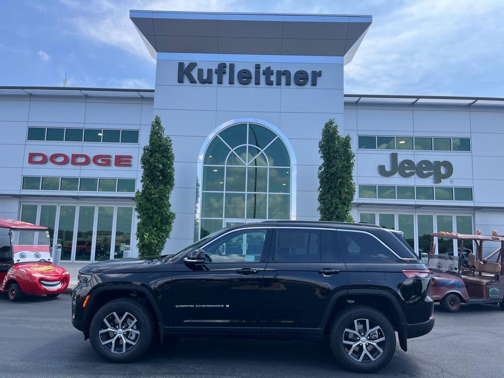new 2025 Jeep Grand Cherokee car, priced at $43,509