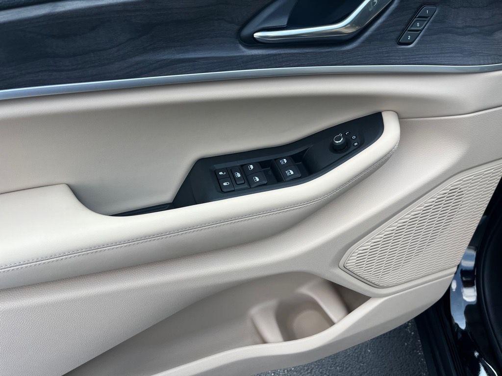 new 2025 Jeep Grand Cherokee car, priced at $43,509