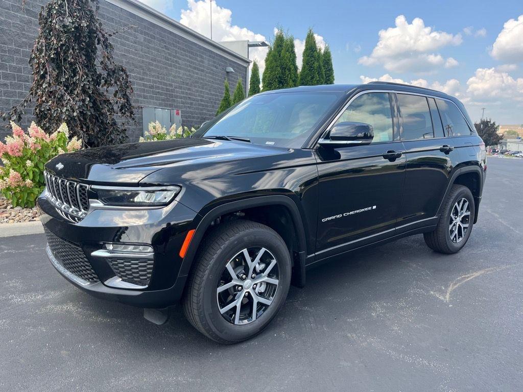 new 2025 Jeep Grand Cherokee car, priced at $43,509