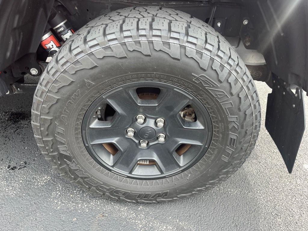 used 2021 Jeep Gladiator car, priced at $38,719