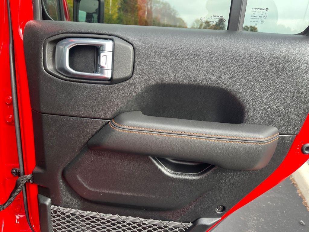 used 2021 Jeep Gladiator car, priced at $38,719