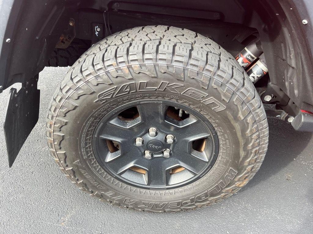 used 2021 Jeep Gladiator car, priced at $38,719