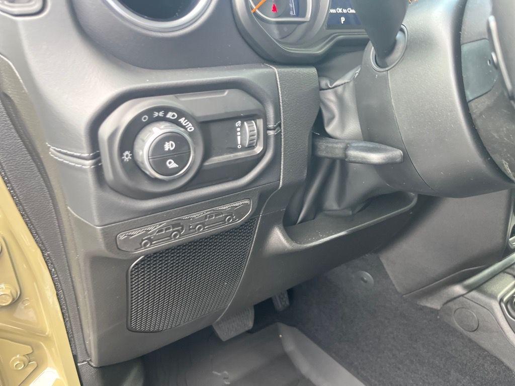 new 2025 Jeep Gladiator car, priced at $44,490