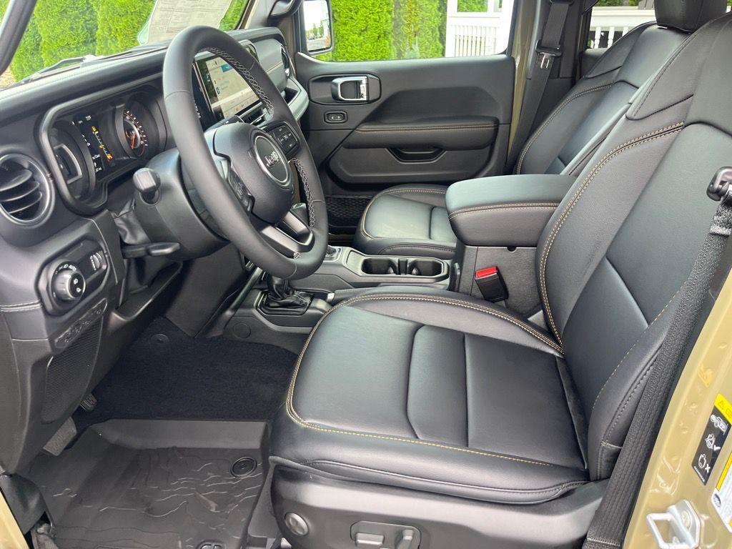 new 2025 Jeep Gladiator car, priced at $44,490