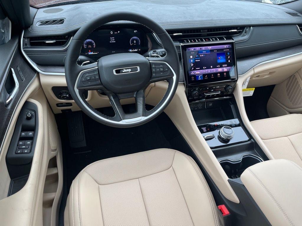 new 2025 Jeep Grand Cherokee car, priced at $51,526