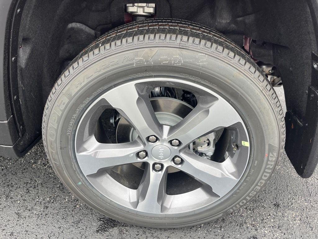 new 2025 Jeep Grand Cherokee car, priced at $51,526