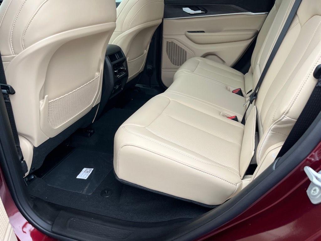 new 2025 Jeep Grand Cherokee car, priced at $51,526