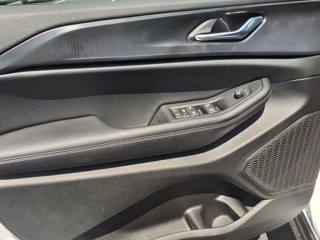 new 2025 Jeep Grand Cherokee car, priced at $41,855