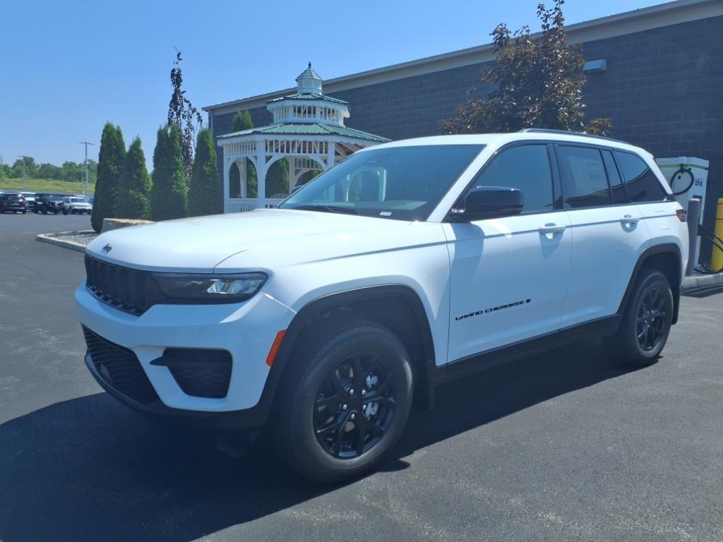 new 2025 Jeep Grand Cherokee car, priced at $41,855