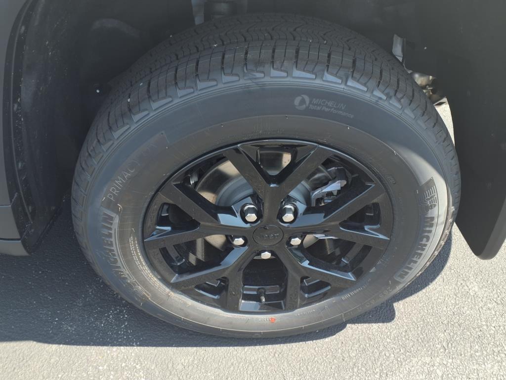 new 2025 Jeep Grand Cherokee car, priced at $41,855