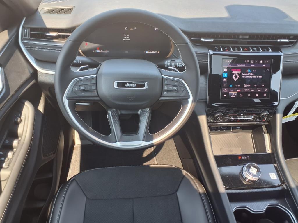 new 2025 Jeep Grand Cherokee car, priced at $41,855