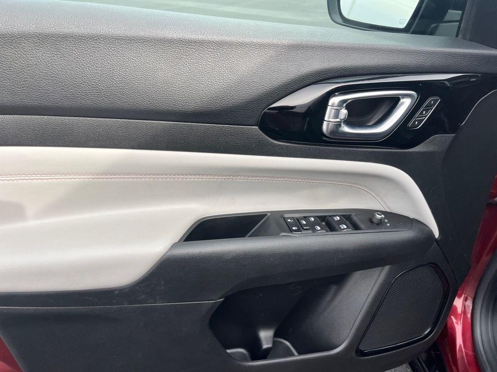 used 2022 Jeep Compass car, priced at $26,193