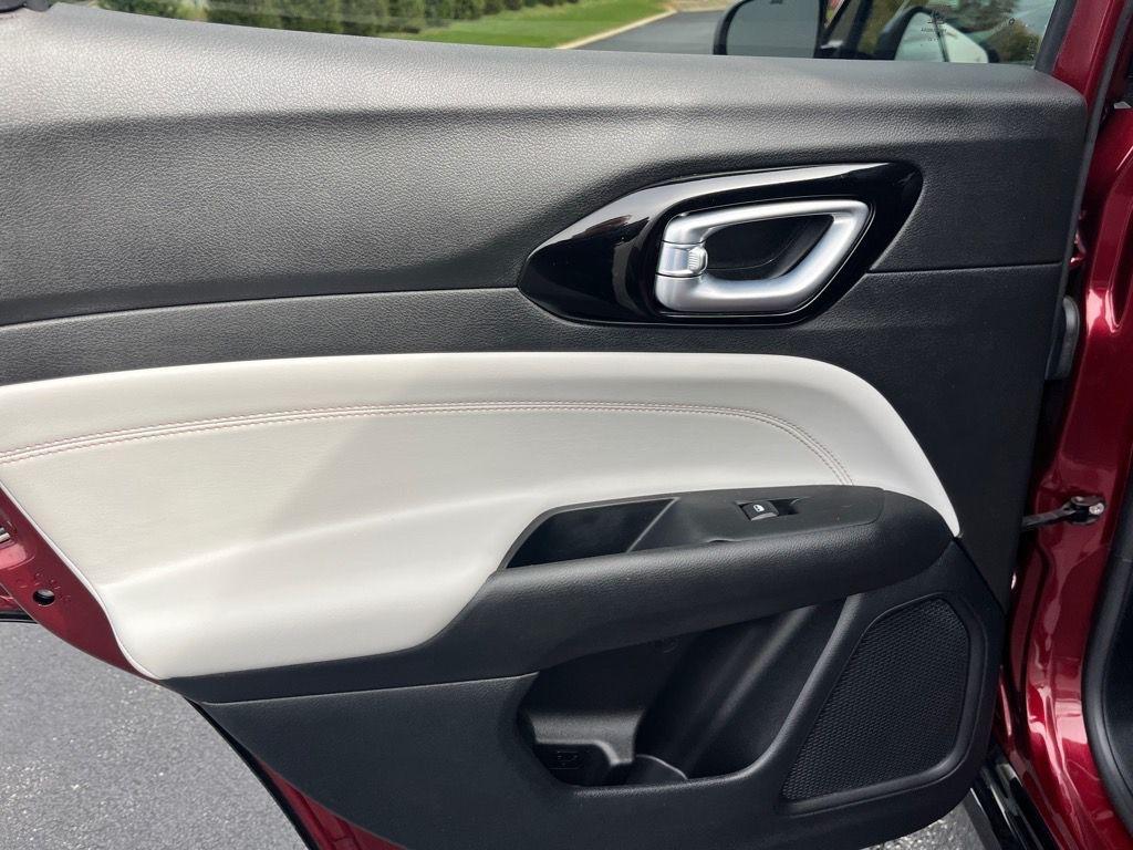 used 2022 Jeep Compass car, priced at $26,193