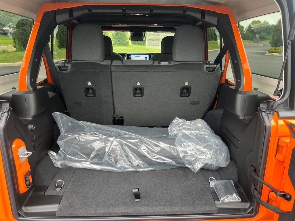 new 2025 Jeep Wrangler car, priced at $45,581
