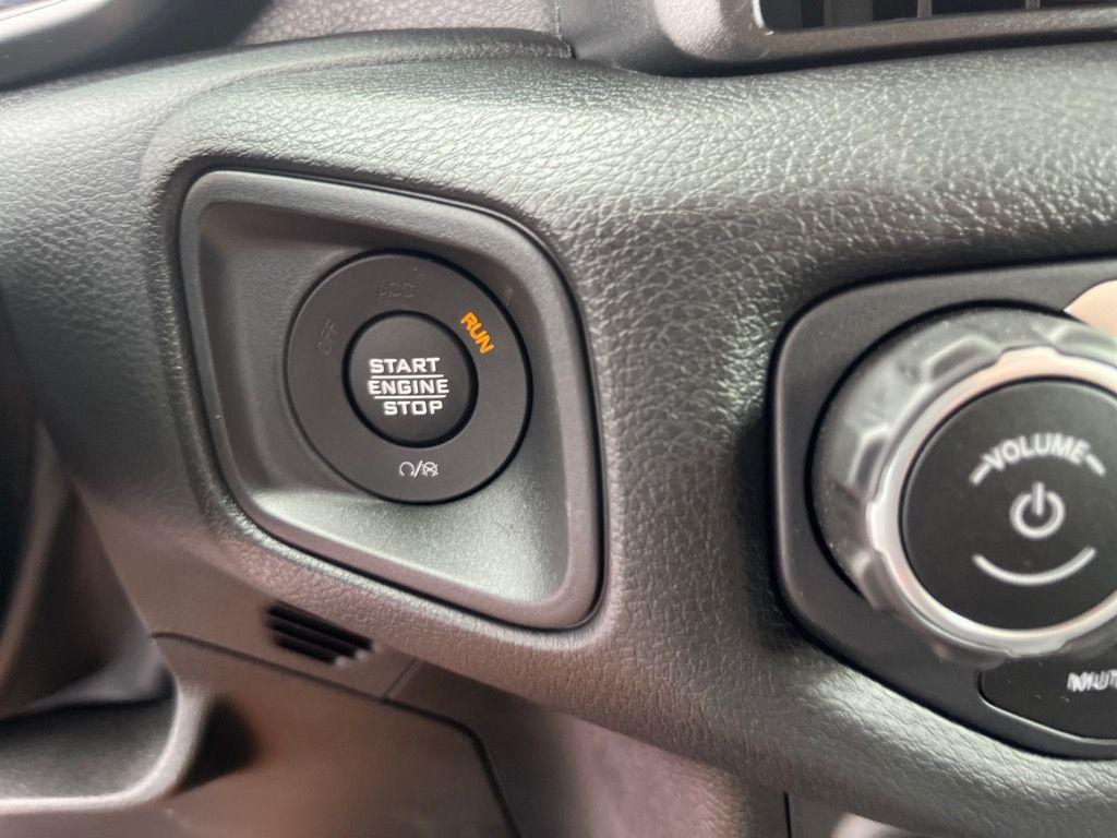 new 2025 Jeep Wrangler car, priced at $45,581