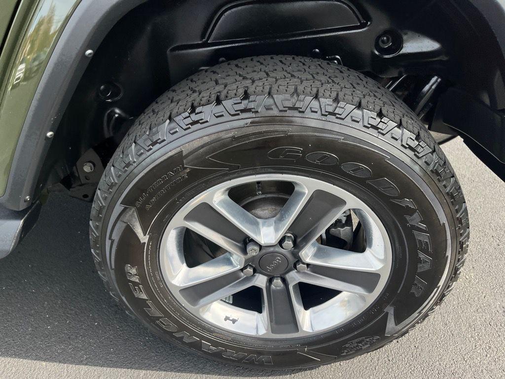 used 2021 Jeep Wrangler Unlimited car, priced at $31,098