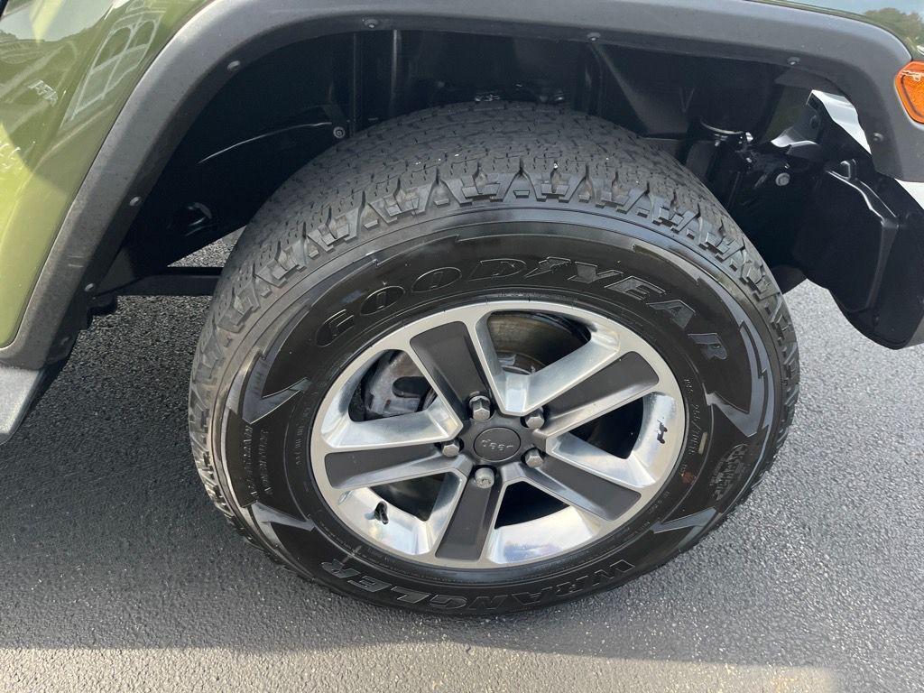 used 2021 Jeep Wrangler Unlimited car, priced at $31,098