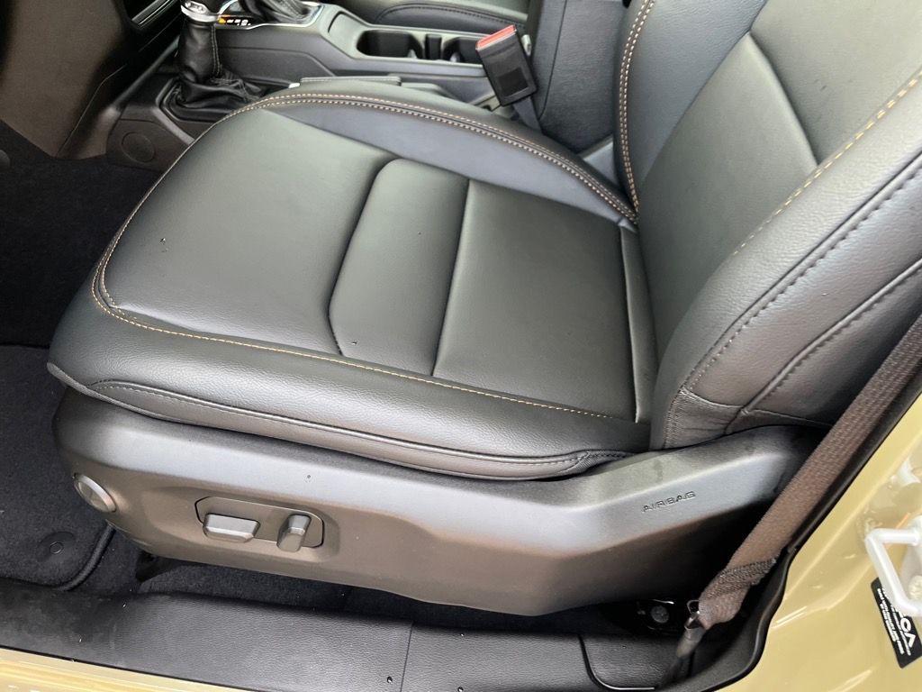 new 2025 Jeep Gladiator car, priced at $44,926