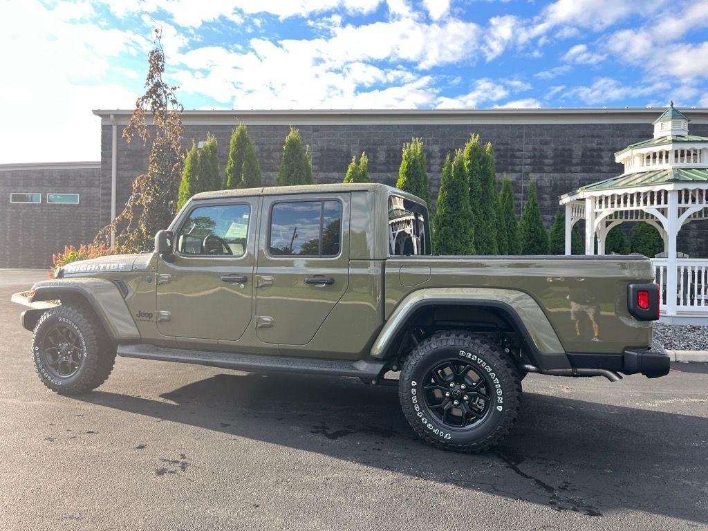 new 2025 Jeep Gladiator car, priced at $44,926