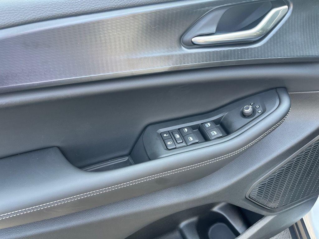 new 2025 Jeep Grand Cherokee car, priced at $38,215