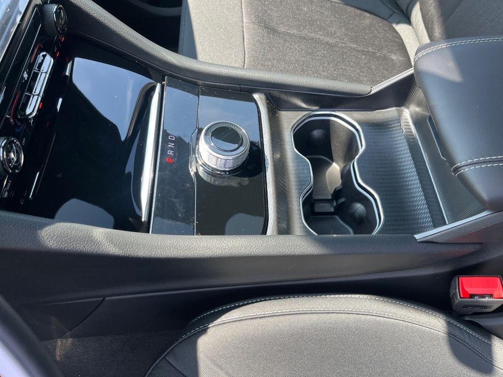 new 2025 Jeep Grand Cherokee car, priced at $38,215