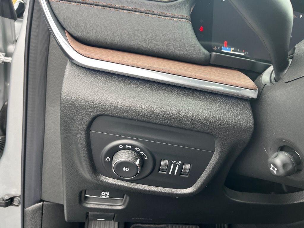 new 2025 Jeep Grand Cherokee car, priced at $58,309