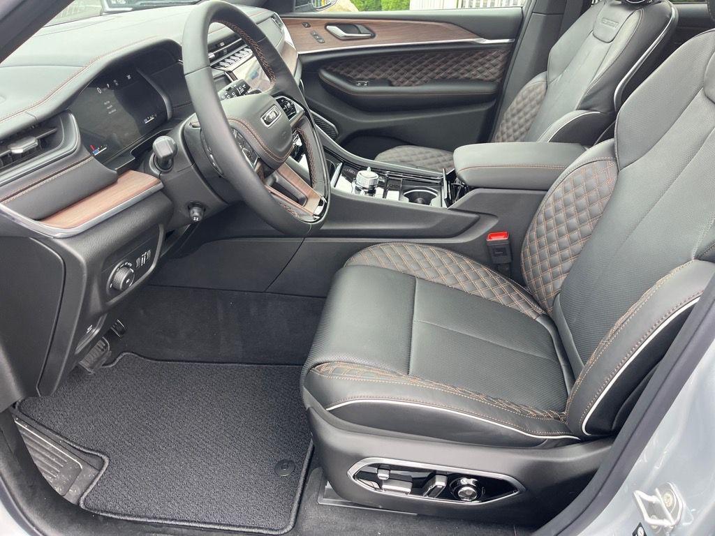 new 2025 Jeep Grand Cherokee car, priced at $58,309