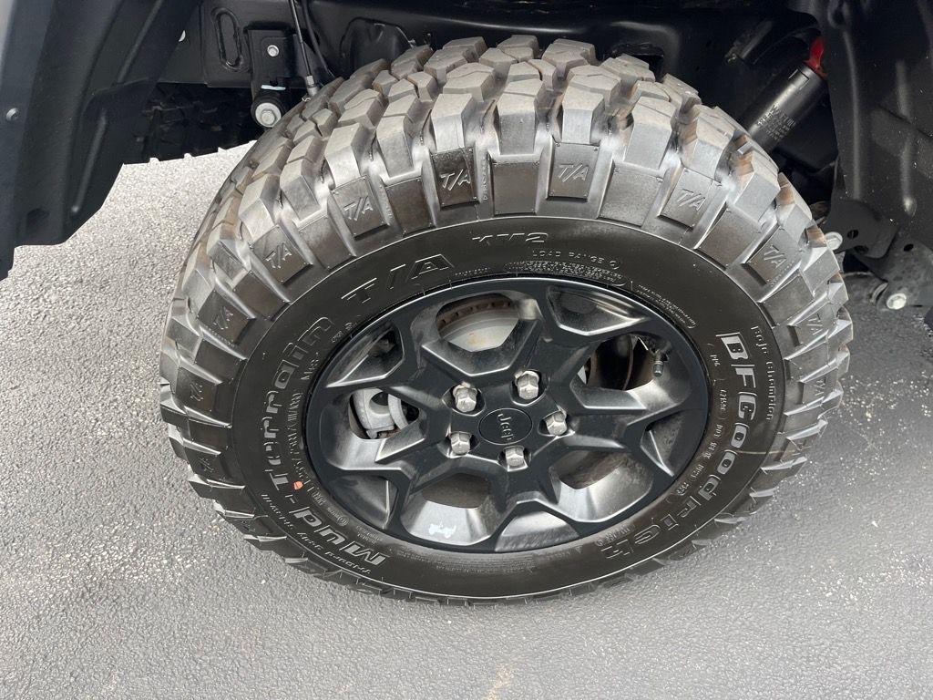 used 2023 Jeep Gladiator car, priced at $37,807