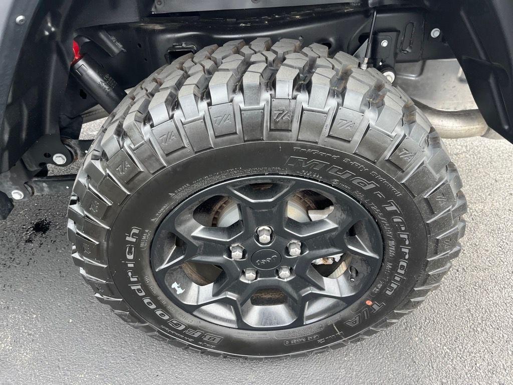 used 2023 Jeep Gladiator car, priced at $37,807