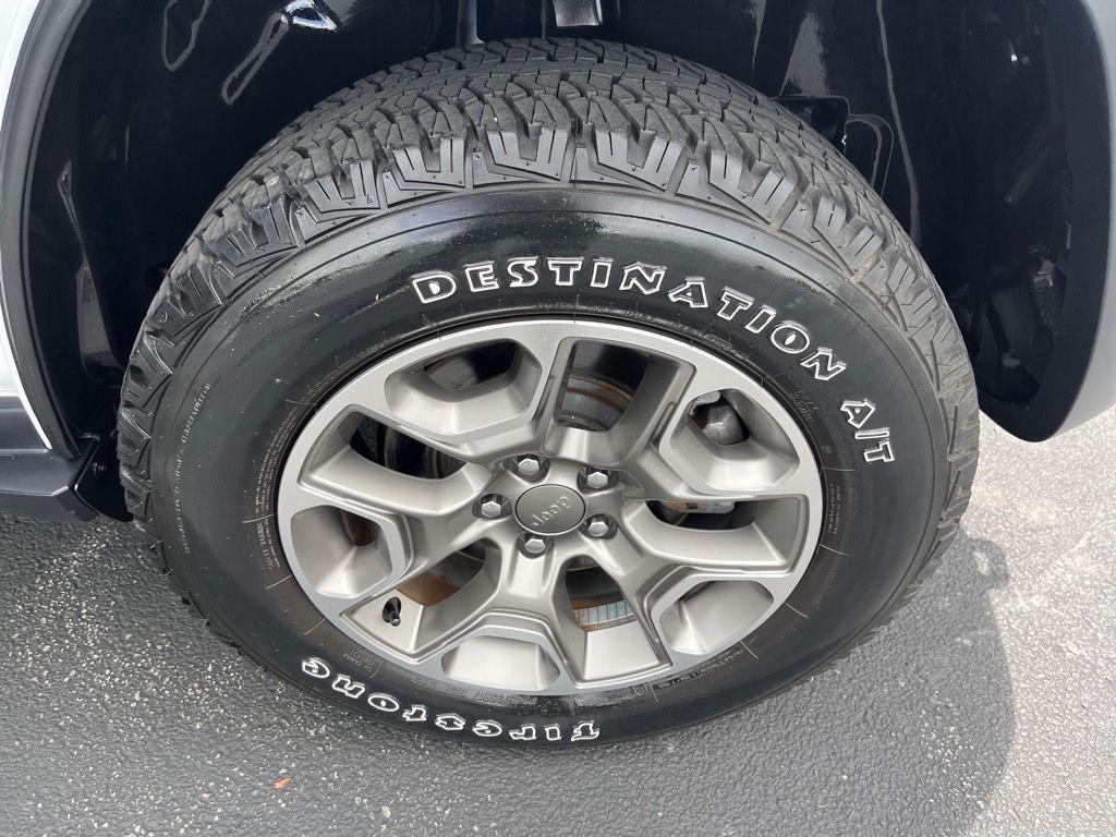 used 2022 Jeep Cherokee car, priced at $32,872