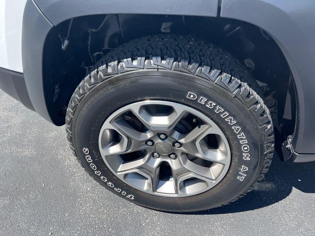 used 2022 Jeep Cherokee car, priced at $32,872