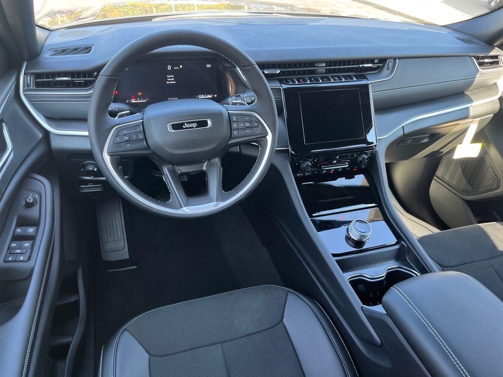 new 2025 Jeep Grand Cherokee L car, priced at $43,641