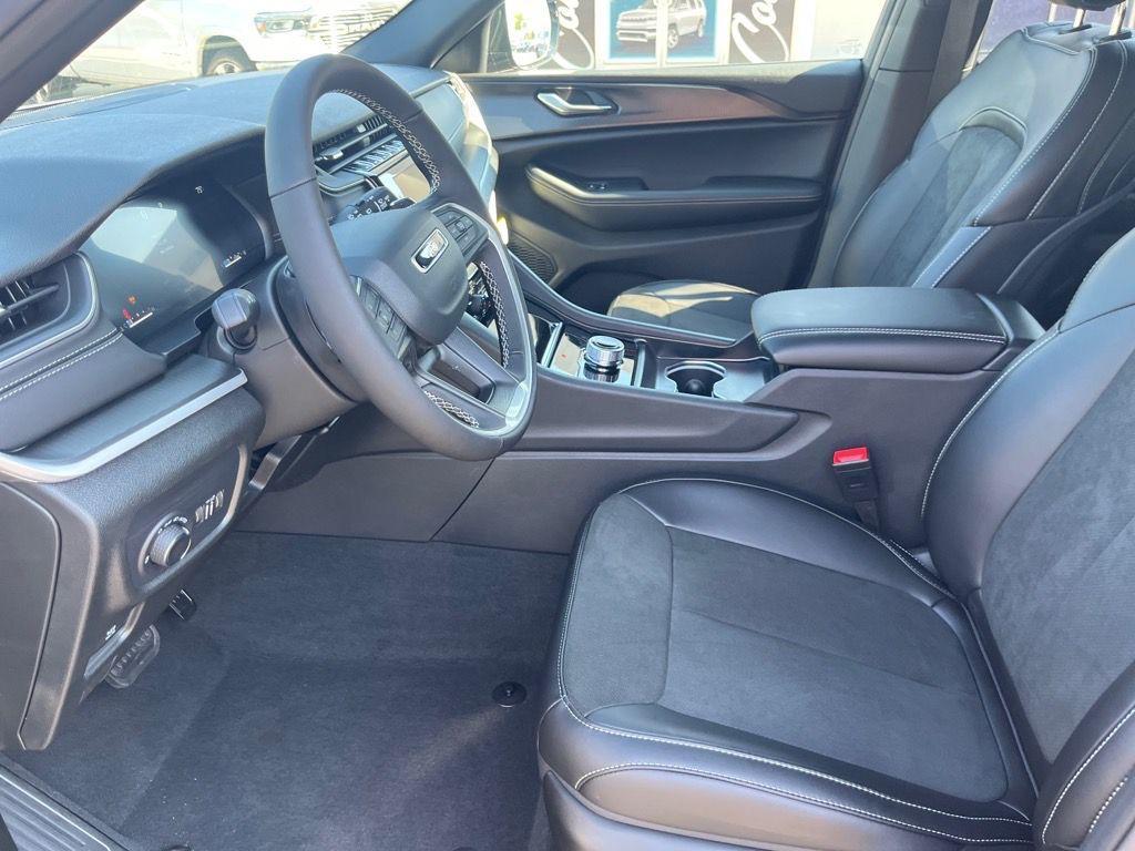 new 2025 Jeep Grand Cherokee L car, priced at $43,641