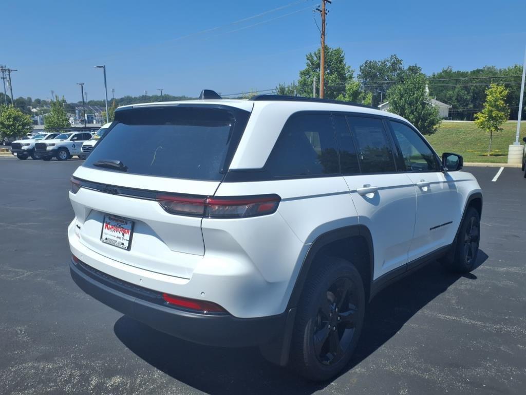 new 2025 Jeep Grand Cherokee car, priced at $43,286