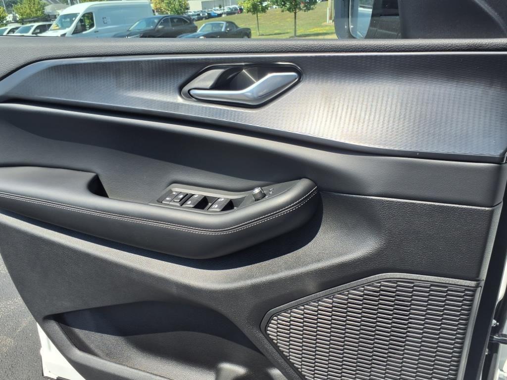 new 2025 Jeep Grand Cherokee car, priced at $43,286