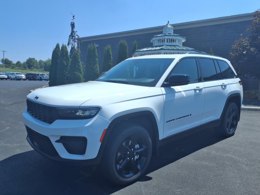 new 2025 Jeep Grand Cherokee car, priced at $43,286
