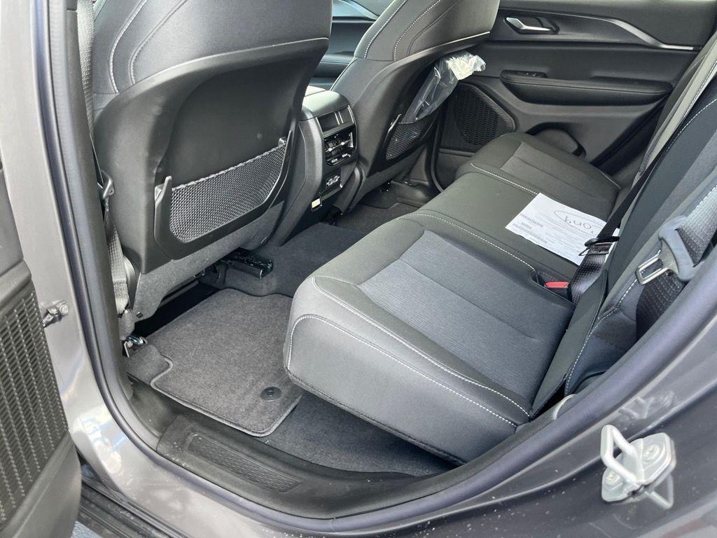 new 2025 Jeep Grand Cherokee car, priced at $39,777