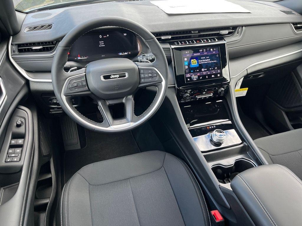 new 2025 Jeep Grand Cherokee car, priced at $39,777
